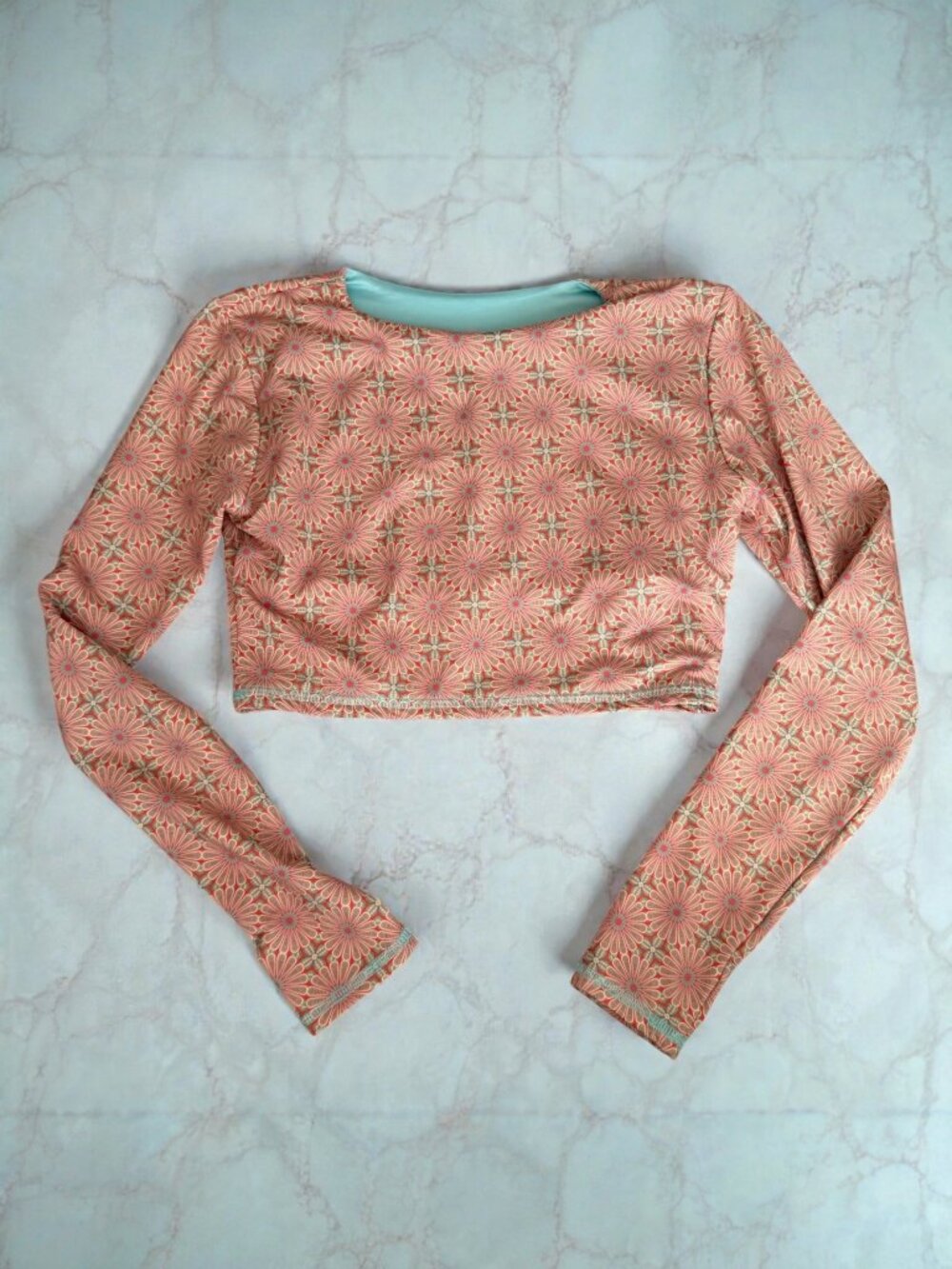 ISA & ANA Floral Long Sleeve Rash Guard Workout Crop Top Size Small